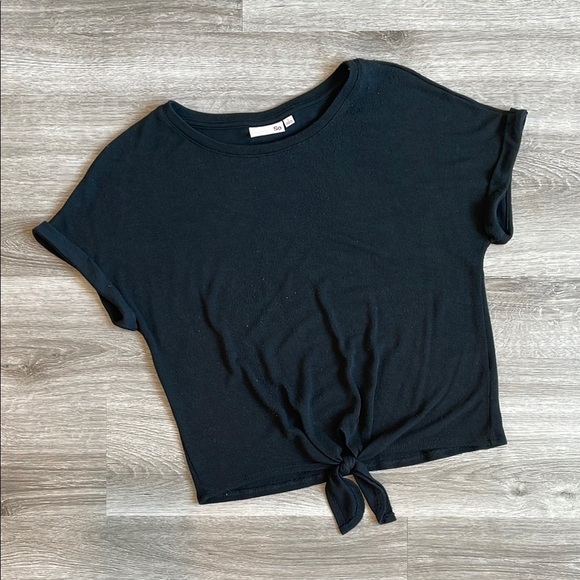 SO black front knot top - Picture 1 of 4